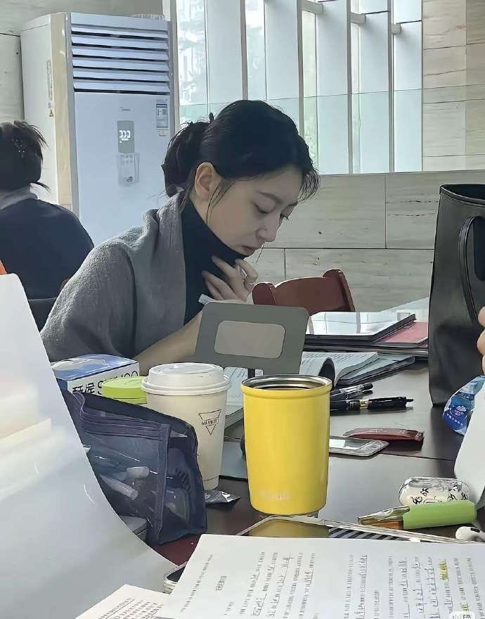 YOZI_柚 tweet media