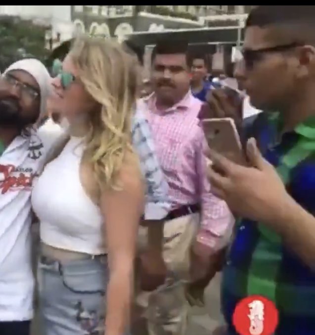 JovanRo1's tweet photo. @naldezjunior que hace Maduro ahí https://t.co/KuiYiCdtDW