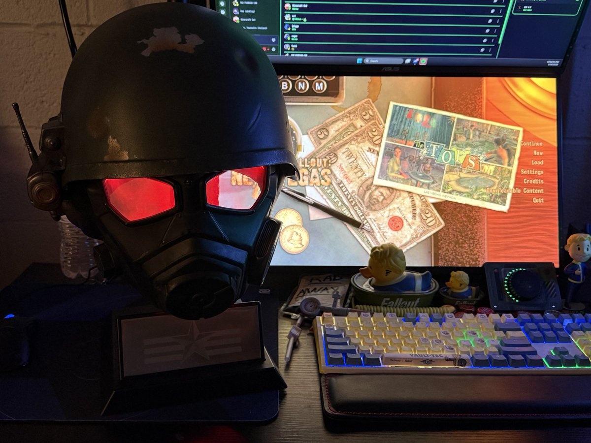 EliasVT's tweet photo. “Patrolling the Mojave almost makes you wish for a nuclear winter.”. https://t.co/Q8GG0uhjtA