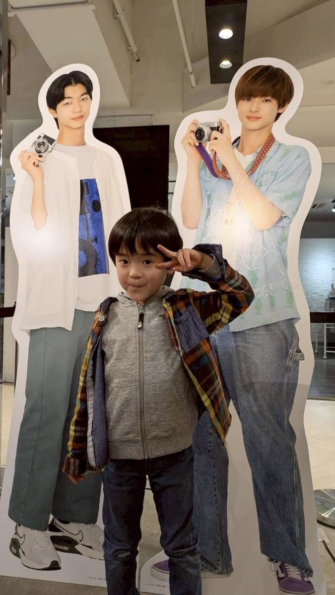 horipross's tweet photo. 『親友の「同棲して」に「うん」て言うまで』ドラマ＆原作 ポップアップストアat 
#マンガ展渋谷 に #寿昌磨  (アニキ・学道)が遊びに行きました💕　

パート②😆

https://t.co/srGafxk8Fx
#ドラマ同棲まで #ろじ 先生
#吉澤要人 #雨宮翔 
#ホリプロスタースタジオ https://t.co/zjuWitLzht