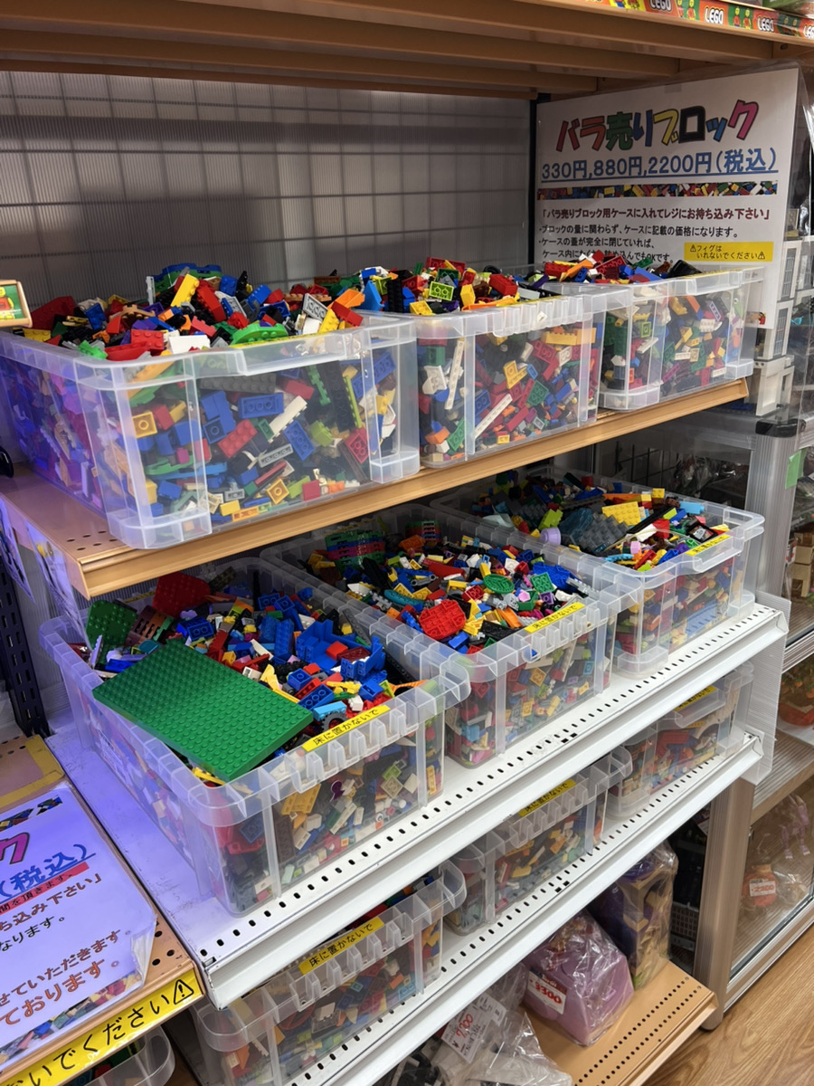 バラ売りブロック へ投入しました！ タイヤ、椅子、プレート、細かい