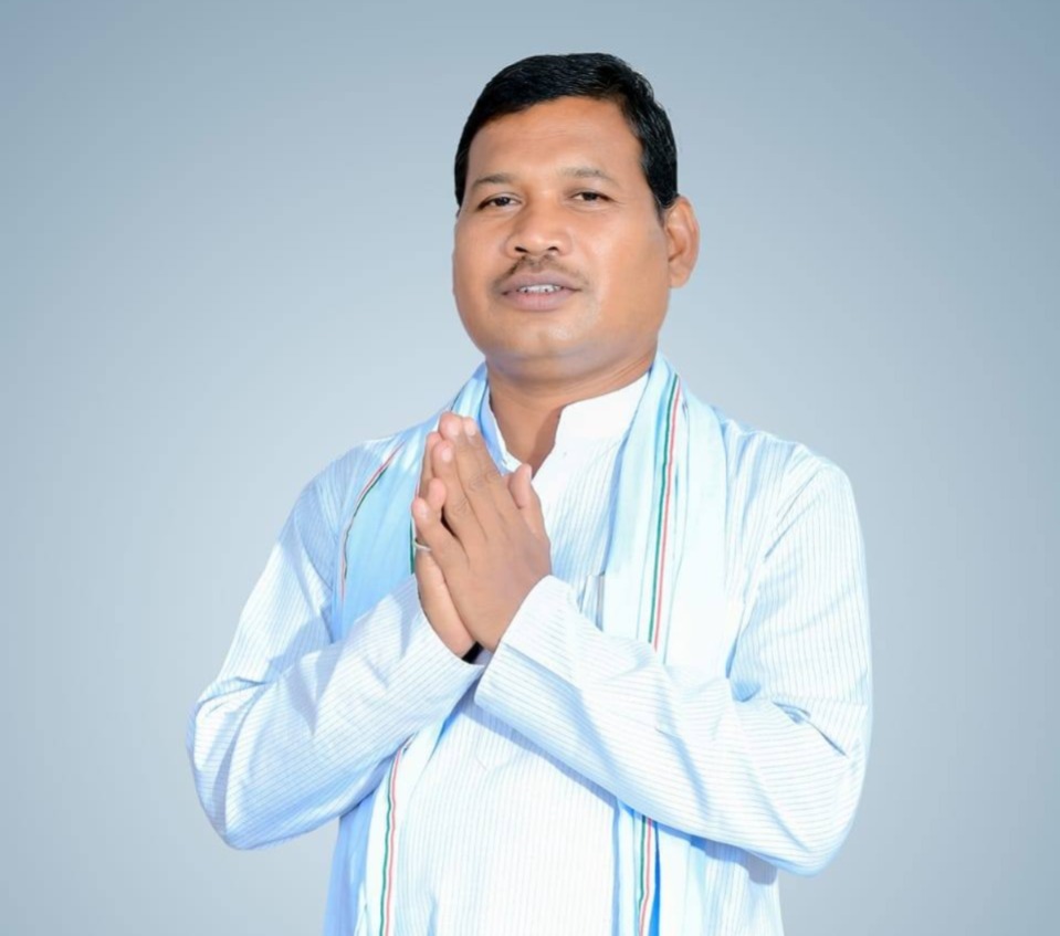 माननीय विधानसभा अध्यक्ष श्री <a href="/drramansingh/">Dr Raman Singh</a> जी ने धरमजयगढ़ विधानसभा क्षेत्र के विधायक श्री लालजीत सिंह राठिया जी को जन्मदिन की हार्दिक शुभकामनाएं व्यक्त की।