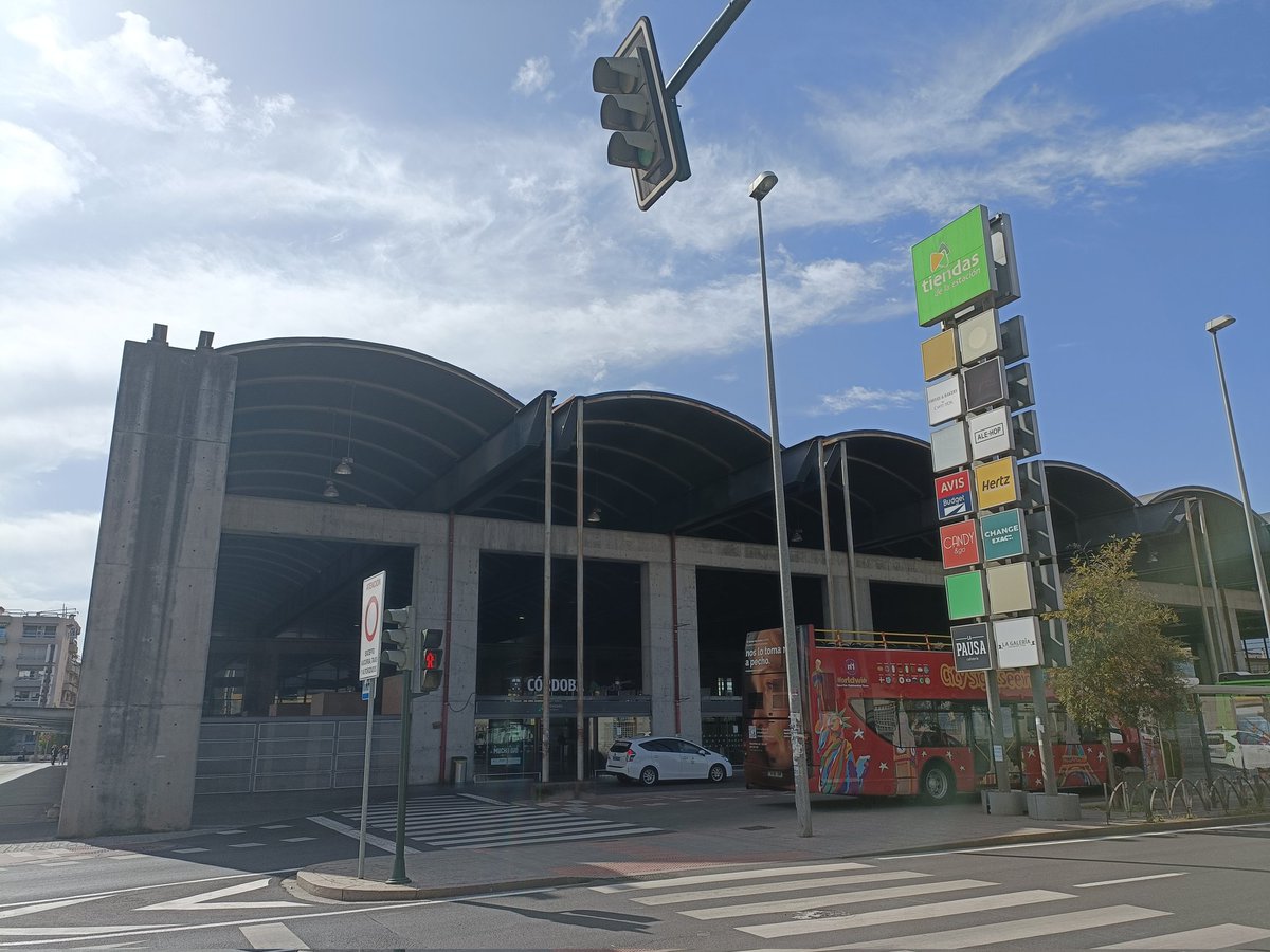 E_de_Exito's tweet image. Auditar la calidad del #servicio y la atención al #cliente en los espacios comerciales es esencial para garantizar un satisfactorio #costumer #journey. Hoy evaluamos el óptimo servicio en la Estación de @Renfe en #Cordoba. #viajes #tren #retail