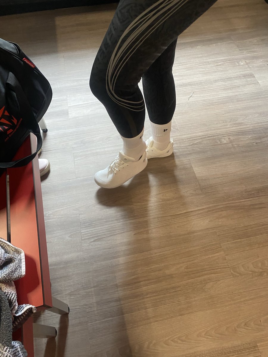 GermanAmazonFeet tweet media