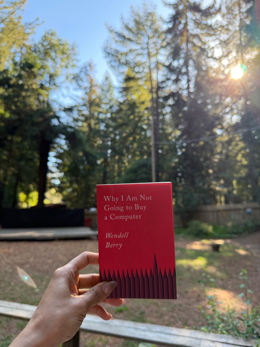 aishwarya🍎 tweet media