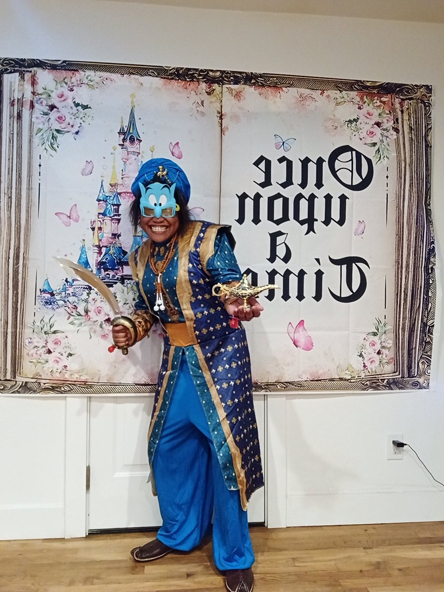 LifeSolutionist's tweet photo. The ever impressive, the long contained, often imitated, but never duplicated…Genie of the lamp:)
#lifesolutionist #thelifesolutionist #happybirthday #dippindots:) #genieinabottleaguilera #ifheavenwrotestoriesudbethemainchapter #reallifefairytale #onceuponatime… #fullmoonbrandy https://t.co/vVPUVBSsYO