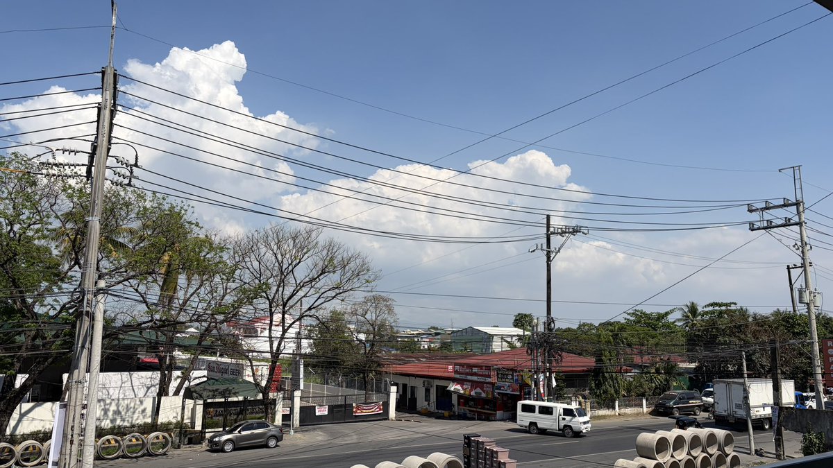 chickin_twt's tweet photo. 2:14pm
Tirik na yung araw at mainit na din yung singaw.
#BulacanWeatherUpdate
#NEW_BULACAN
#SEVENTEEN_NEW_IN_BULACAN https://t.co/uD9RYuf1wV