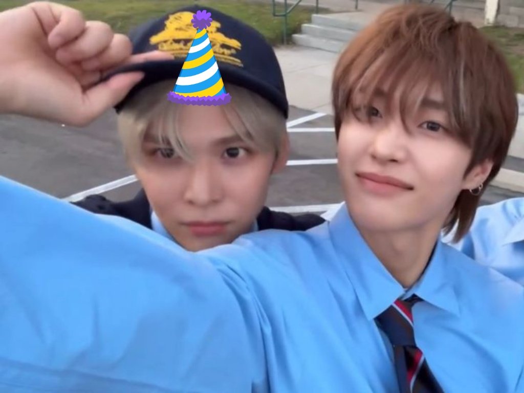 비이이이이나. tweet media