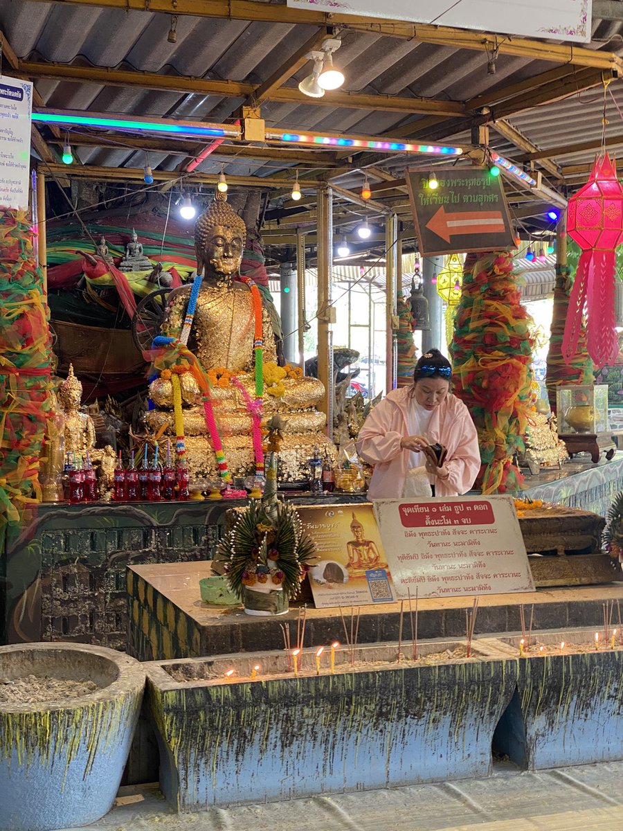 仏教最高聖地khao khitchakutへ

毎年1月中旬~3月中旬までの2ヶ月間しか開山されないため、タイミングがたまたま合いました（ラスト3日だった）