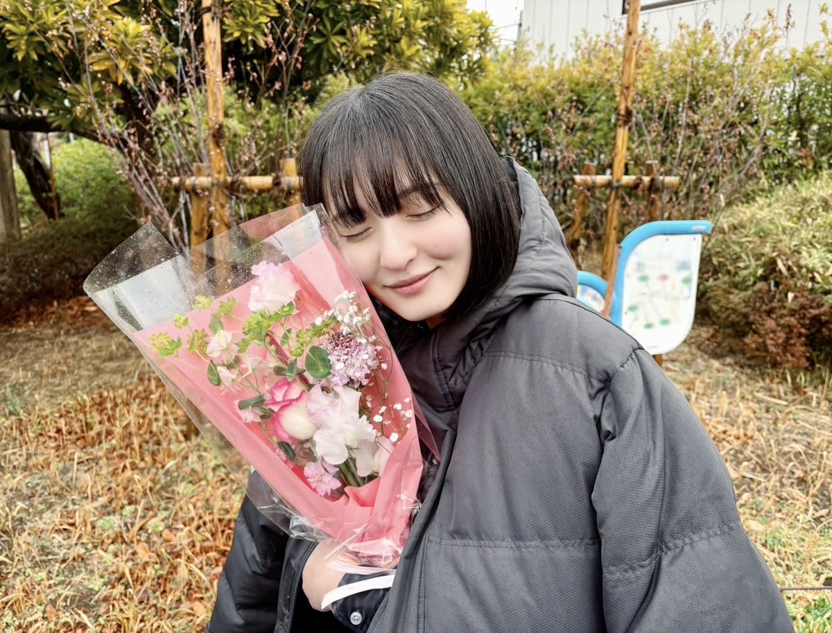 nogizaka46's tweet photo. #遠藤さくら が出演しているSony Music次世代プロジェクト『#あの日の春の歌』🌸

本日からYouTubeでフルサイズムービーが公開となりました🎥

遠藤演じる奈々は思うようにいかない日常を送る中 #jo0ji さんの「不屈に花」と出会います🎧

皆様ぜひご覧ください✨
https://t.co/I11cMpAmQt

#乃木坂46 https://t.co/ePA06lpDCF