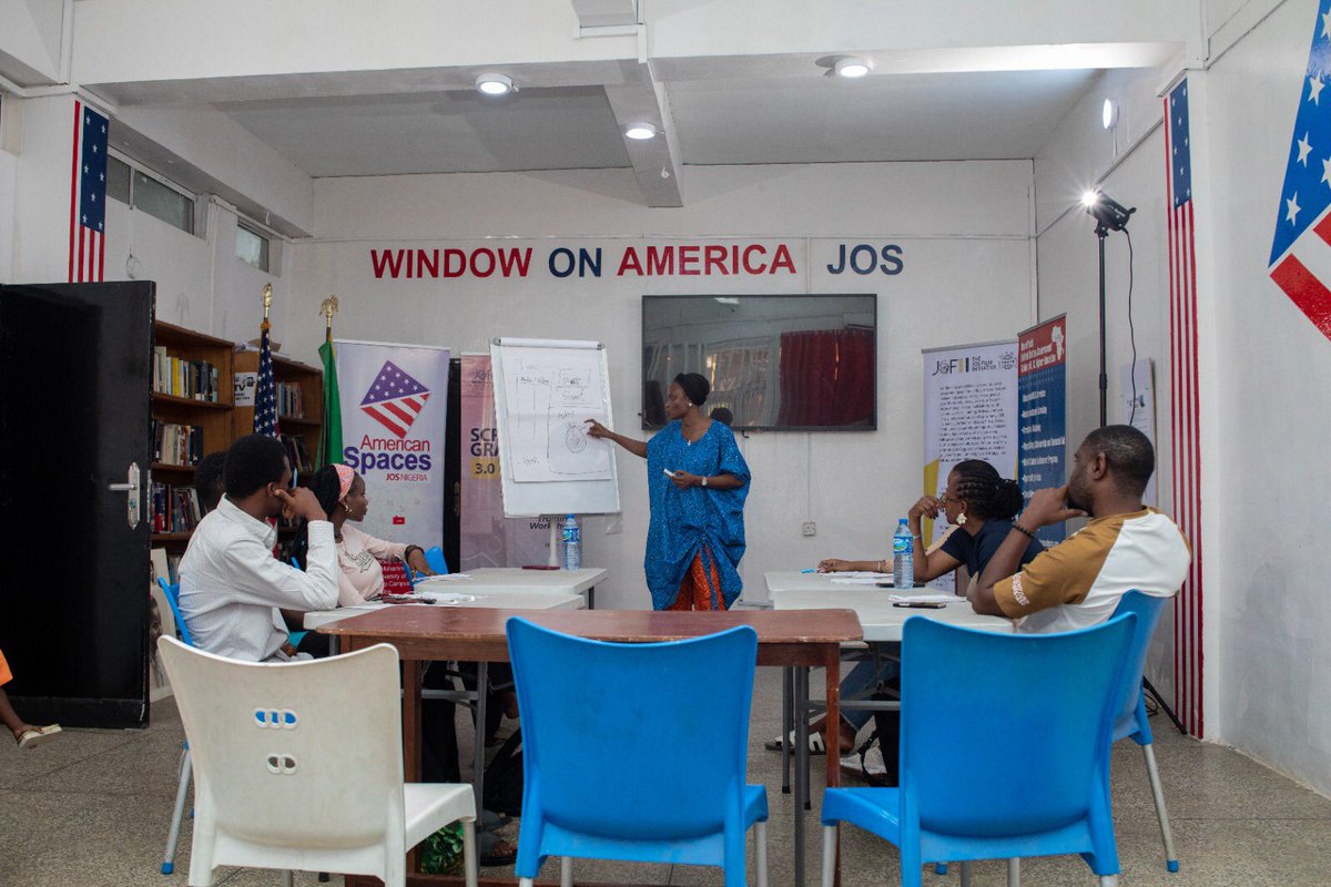 DAY 3 – ScreenGramm 2026
-Creative Session: Esther Mark (Aunty Esther) on Finding Your Voice Early: A Foundation for Future Leadership
-Main Session: Mr. Ezekiel Bok returned concluded Video/Documentary Scriptwriting
-Fatgan Agati, on ‘Mastering Dialogue: Grammar and Punctuation’