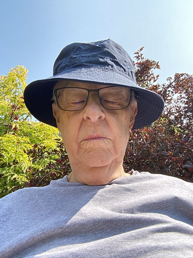 Truck driver tweet media