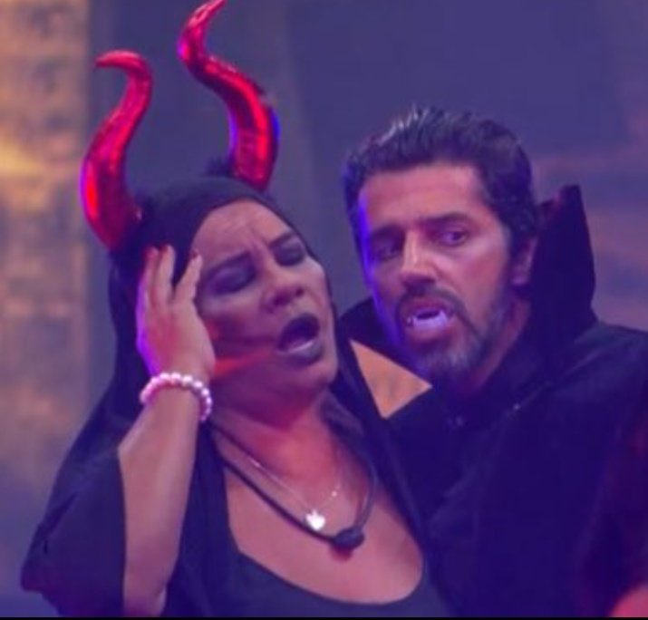 <a href="/carololliva/">carol oliva 🚩</a> A próxima é a Solange