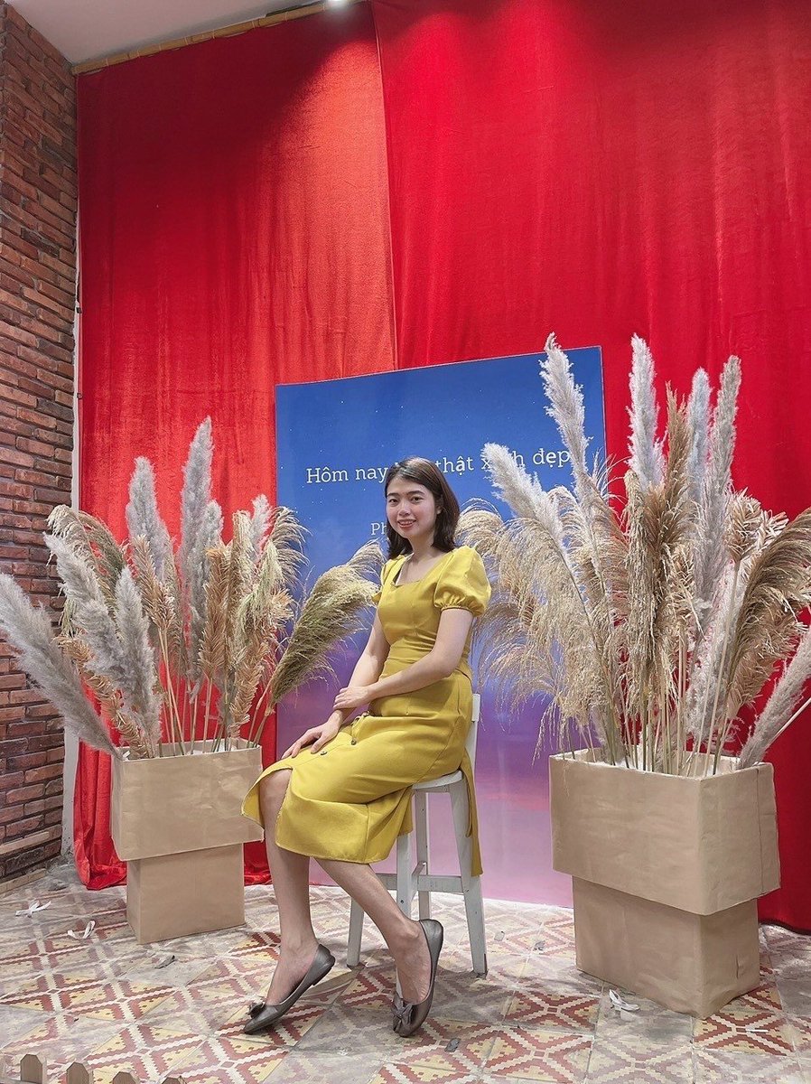 tue1055420's tweet image. #referral #toilathuonggia #2.1
Tiếp nối series "Gương mặt thương hiệu" của chúng ta, xin giới thiệu người chị bạn thân thương &amp;amp; hào phóng của mình trong xóm Mẹ Bỉm 12, một bóng hồng mang năng lượng cực kỳ chữa lành, dịu dàng nhưng cũng đầy tài năng: Chị