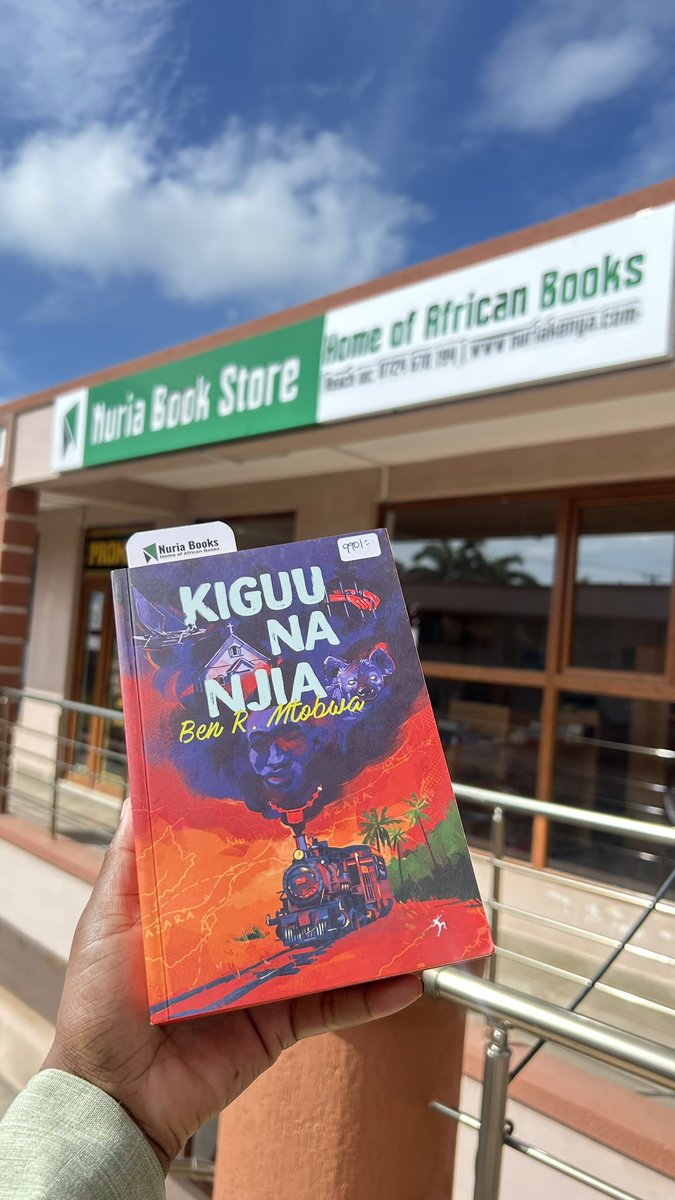 Nuria Books tweet media