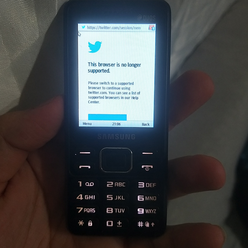 Shitpost 2077 tweet media