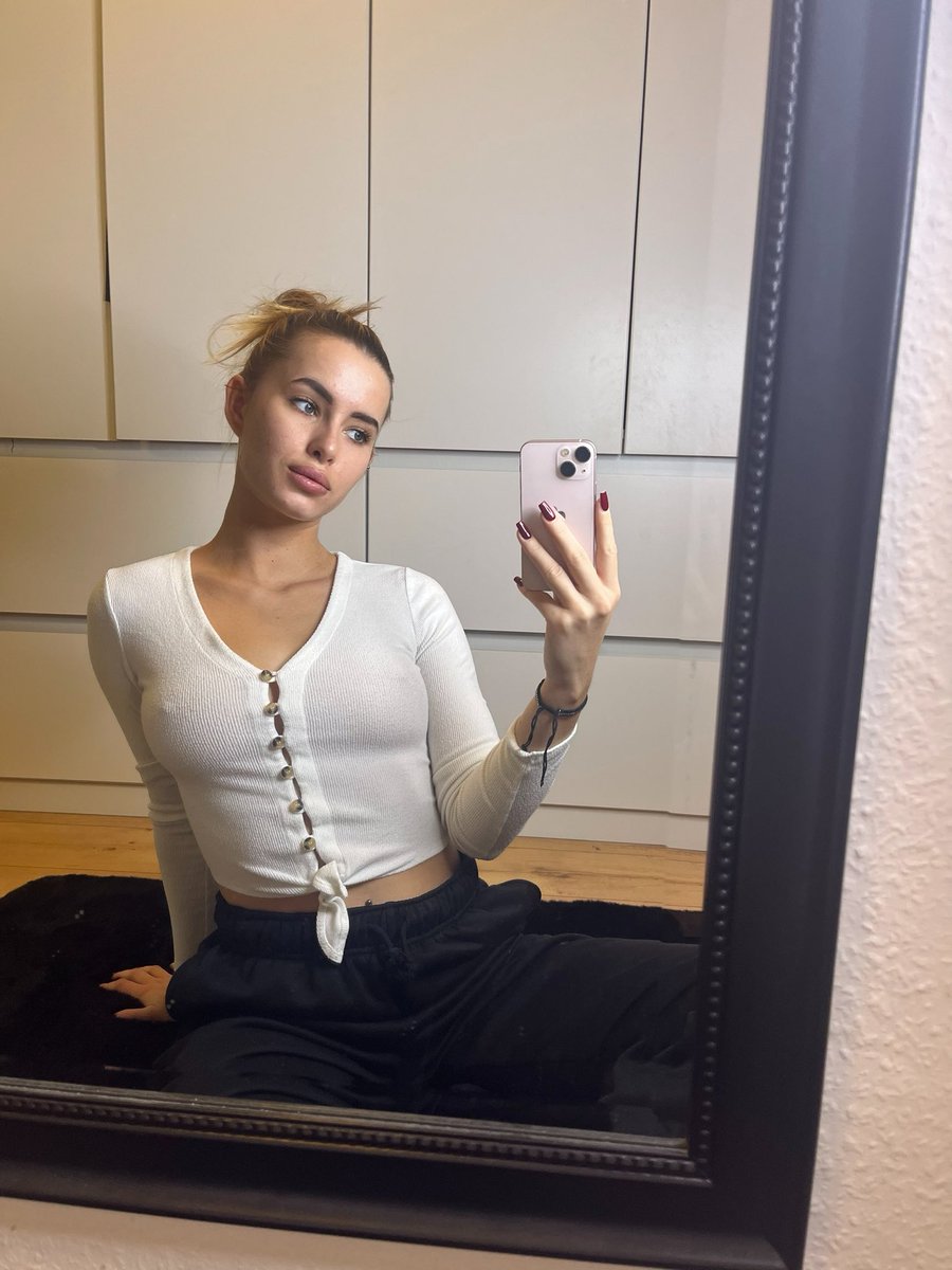 𝐀𝐋𝐄𝐍𝐀 tweet media