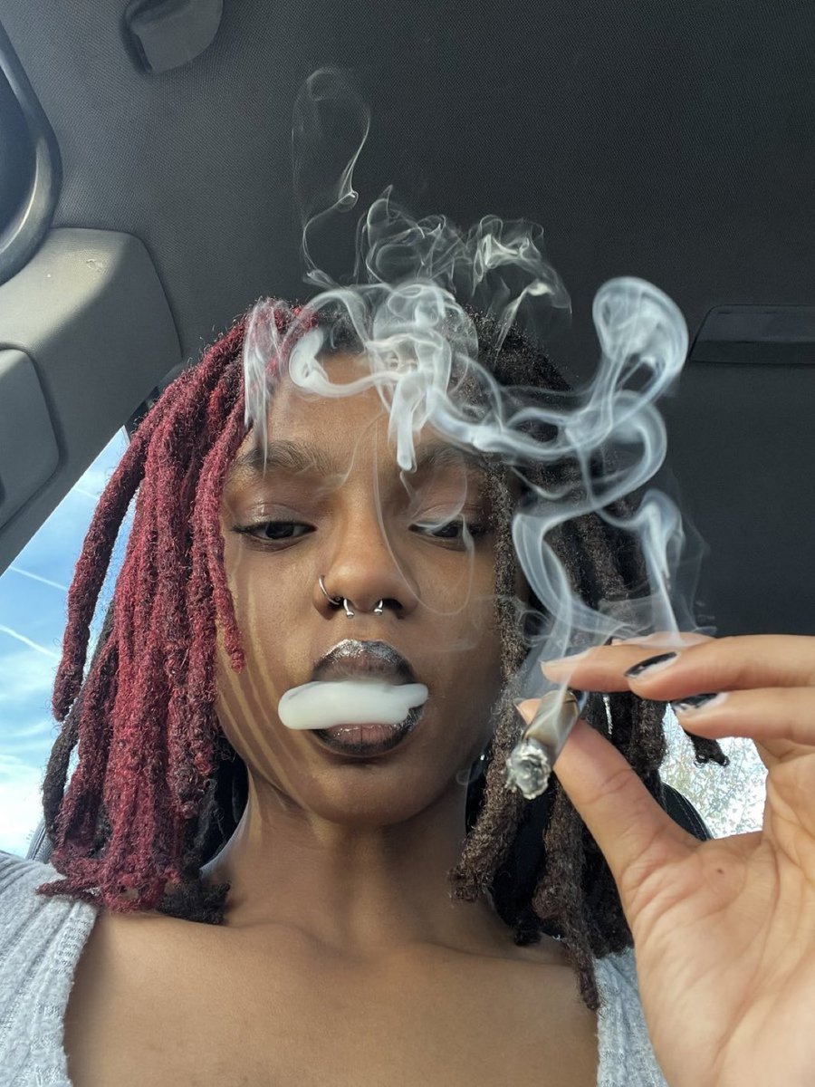 One woman Soldier👑 tweet media