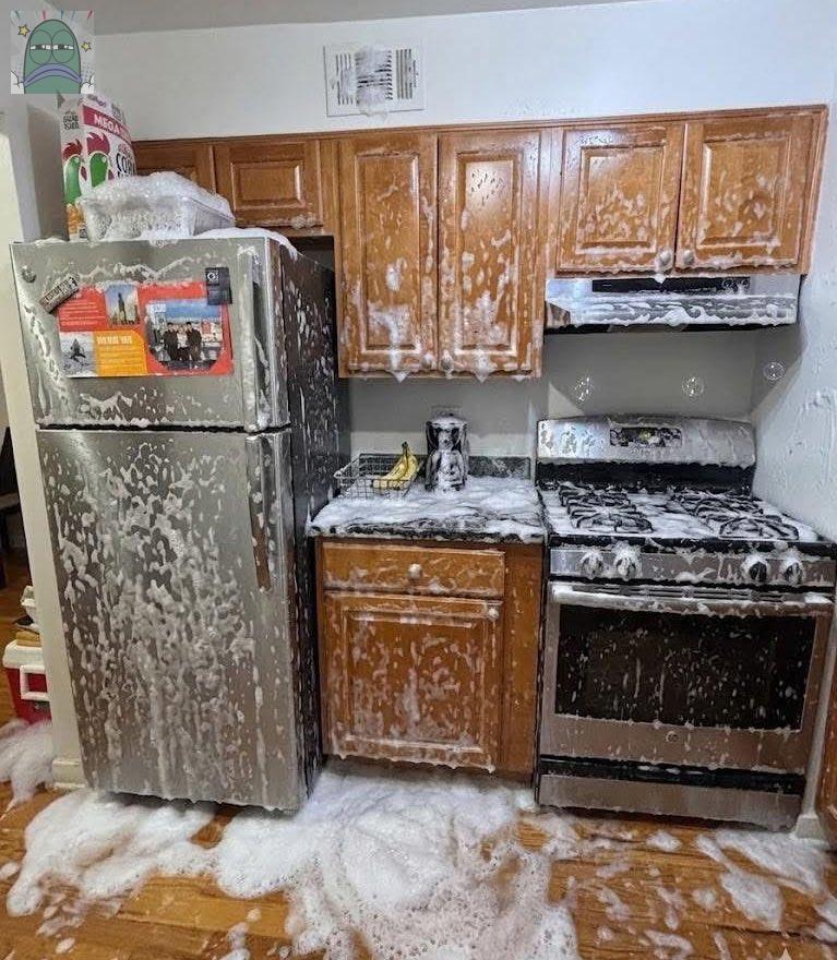 Tanyarlfes tweet media