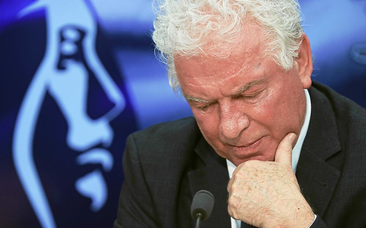 LeTelegramme's tweet photo. Débat sur Tébéo à Brest : François Cuillandre a perdu sa boussole [Édito]
➡️ https://t.co/CwBPeoTT4P https://t.co/LtHNWglRKH