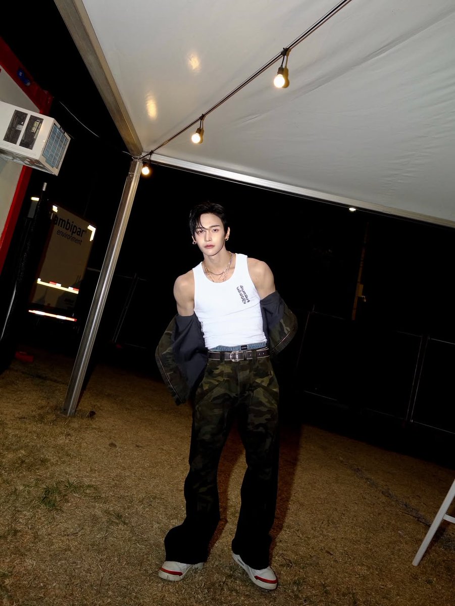 비이이이이나. tweet media