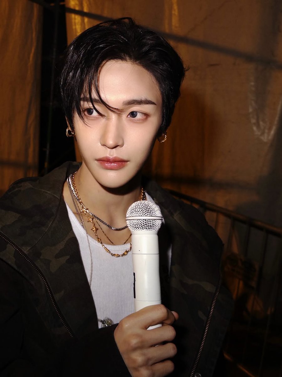 비이이이이나. tweet media