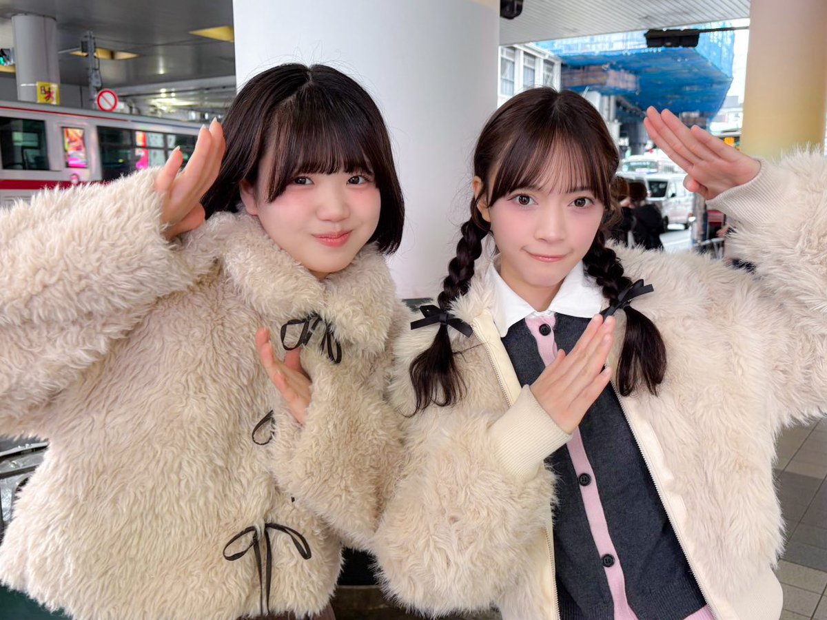 ＼渋谷駅でビラ配りします🧡🩵／

渋谷マークシティ前にて行っております📃

🧡森川なつ(<a href="/appare_natsu/">森川なつ(Appare!)</a> )
🩵坂本りさ(<a href="/appare_ri/">坂本りさ(Appare!)</a> )
気になった方はぜひフォローしてください❣️

#Appare