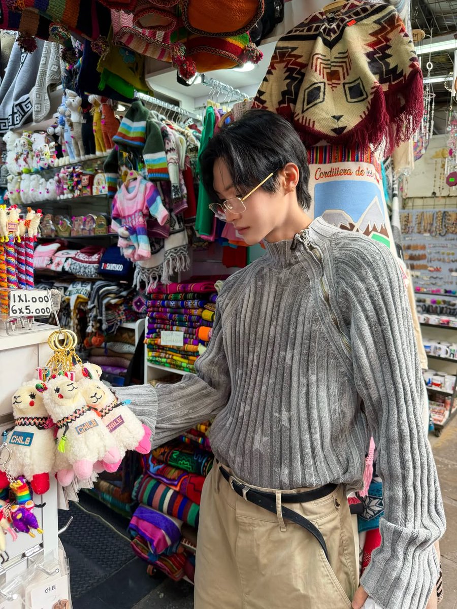 비이이이이나. tweet media