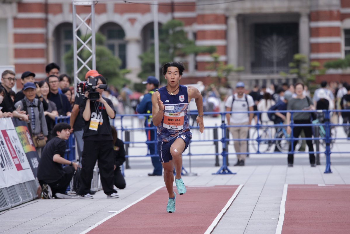 SPEEDSTAR30m's tweet photo. 「初代SPEED STAR」の座を狙って行われた、「スポーツ別タイムトライアル」。
陸上だけでなく、さまざまなスポーツの現役・元トップアスリートたちが30mダッシュで本気の勝負🔥
���録「4秒15」で初代SPEED STARに輝いたのは、スポーツクライミングの藤野柊人選手。
アスリートによる迫力満点の走りを近くで見られる、貴重な時間でした🏃
#SPEEDSTAR30ｍ　#RIKUJOJAPAN　#JAAF