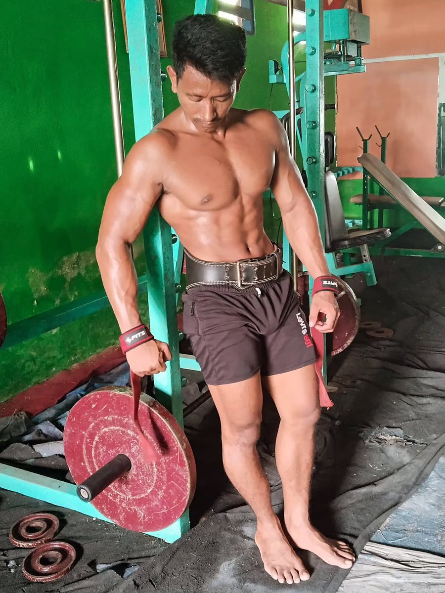 haluhala tweet media