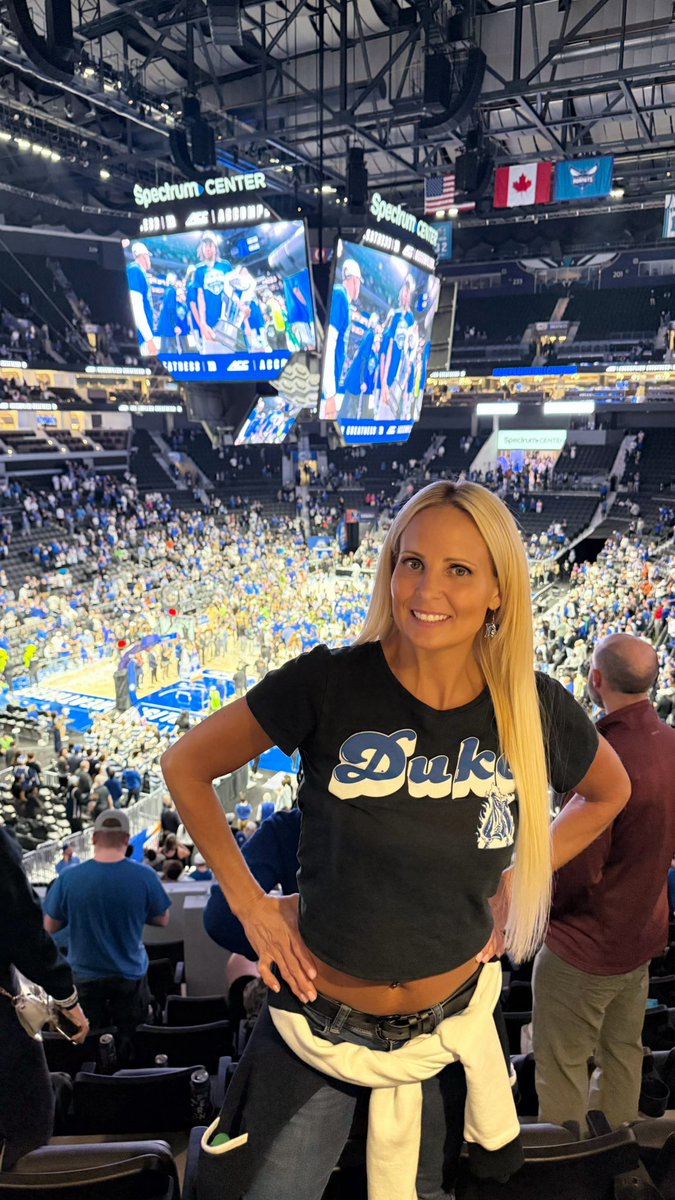 JamiePerry_JPSN's tweet image. Great time at the ACC Championship! Go Duke! #Duke4Lyf