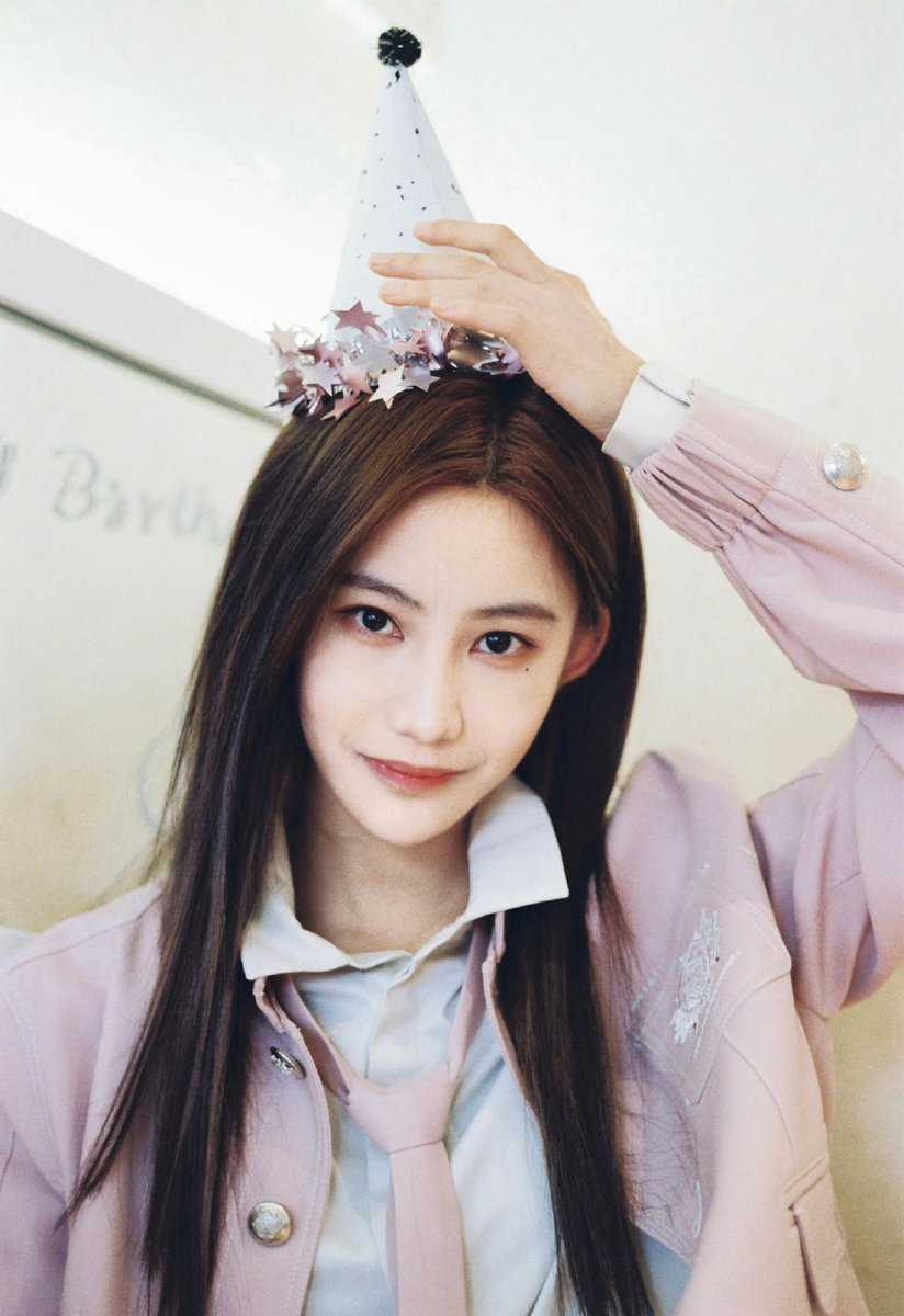 snh48_today's tweet photo. The SNH48 Today team wishes a Happy Birthday to Yuan YiQi (#SNH48 Hall of Famer and #STAR48 artist) https://t.co/n92DFACrAO