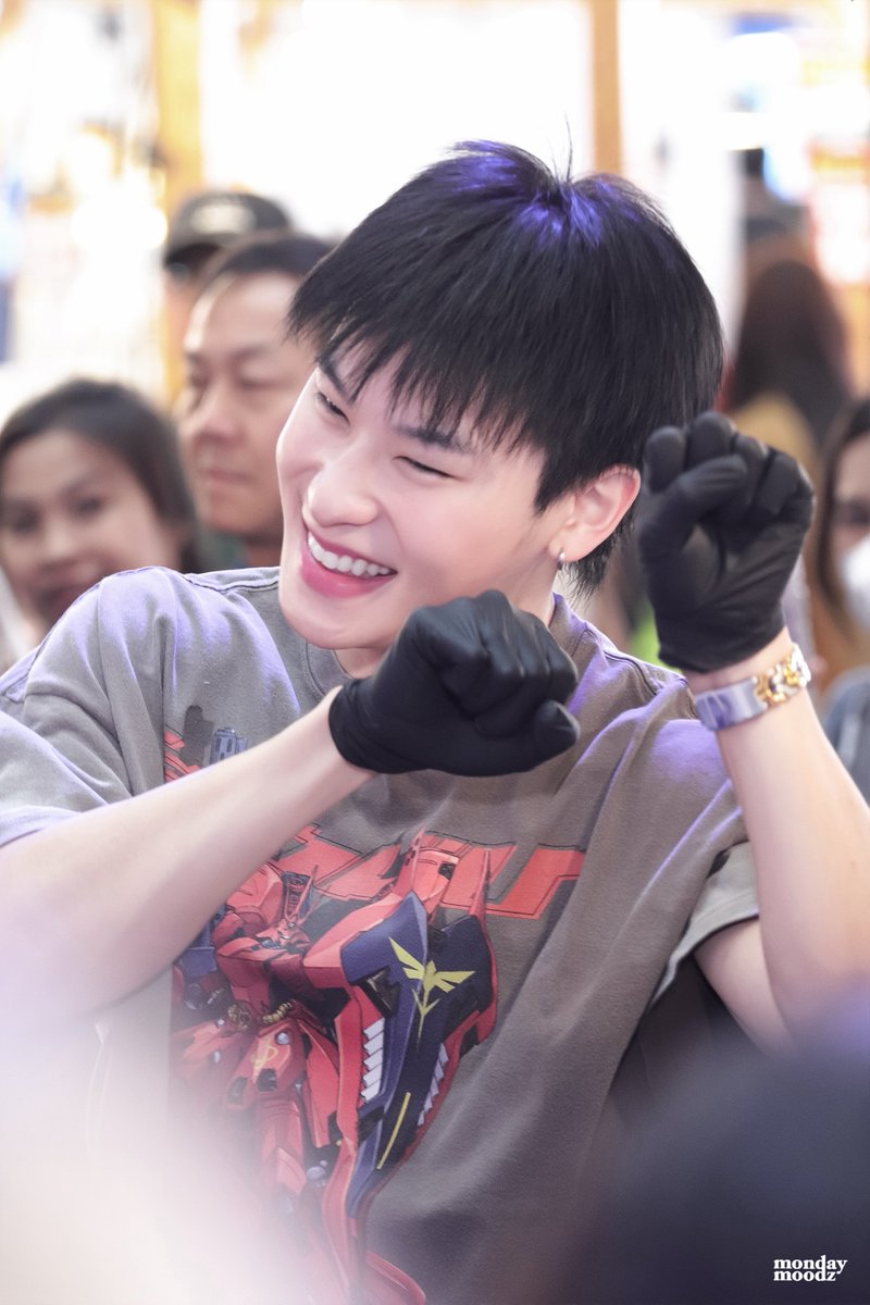 ออฟโรดเหมือนเพิ่งขึ้นม.ปลายเมื่อวาน น่ารักค่ด 😭