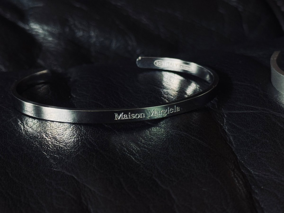 【美品】Maison Margiela シルバー925 刻印ロゴ ブレスレット 22時オンライン新入荷 maison margiela sliver logo bracelet メゾン