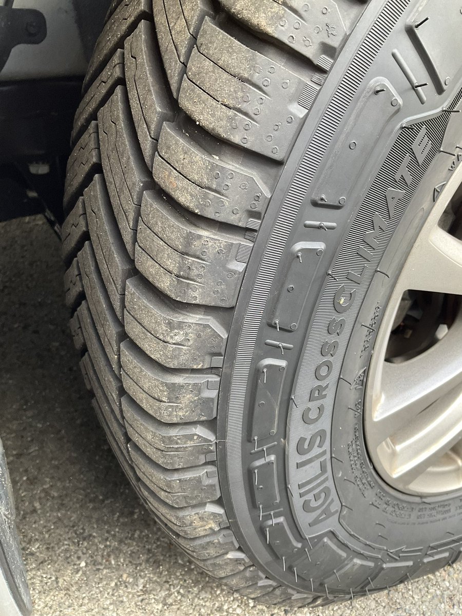 KTM819O4's tweet photo. #ALLSEASONMAXX #AGILISCRSSCLIMATE #SYNCROWEATHER #CROSSCLIMATE2 #全車オールシーズンタイヤ
もう一生タイヤ交換しません!(´∀`*)/
(パンクした時以外) https://t.co/nAVSRs00L6