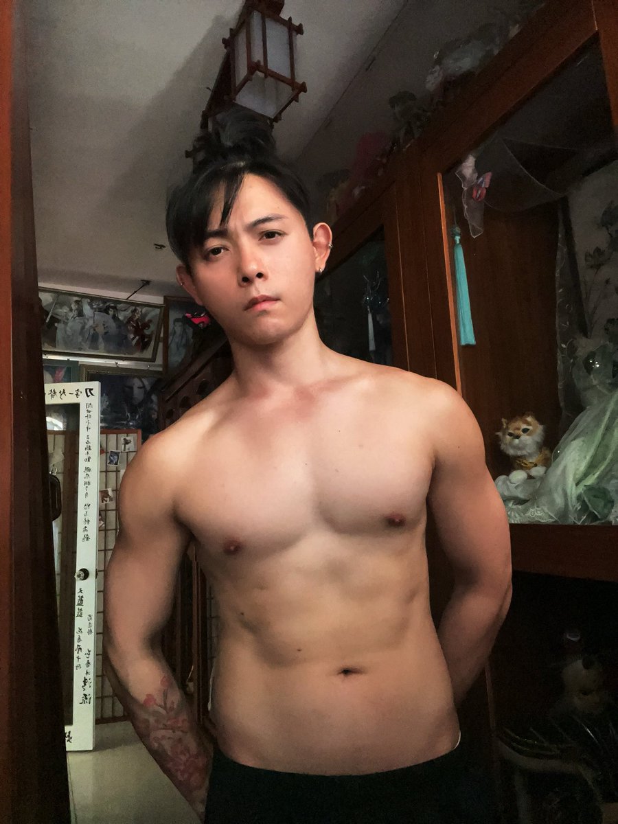 ⚡極白郎 ⚡少主 (Young Lord) Bisexual | Actor|斯文霸道 | 星際種子 tweet media