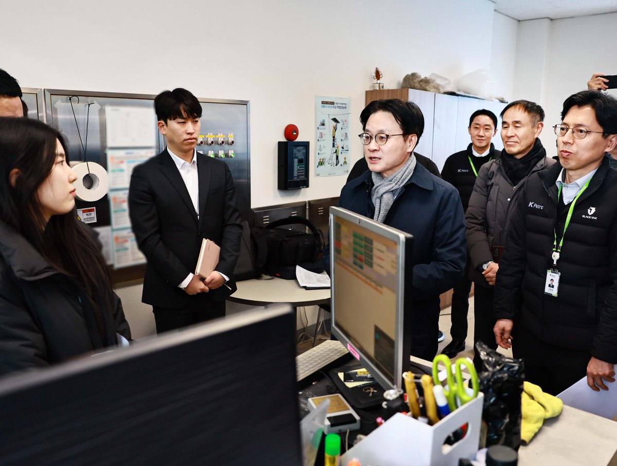 김정관 산업부 장관 tweet media