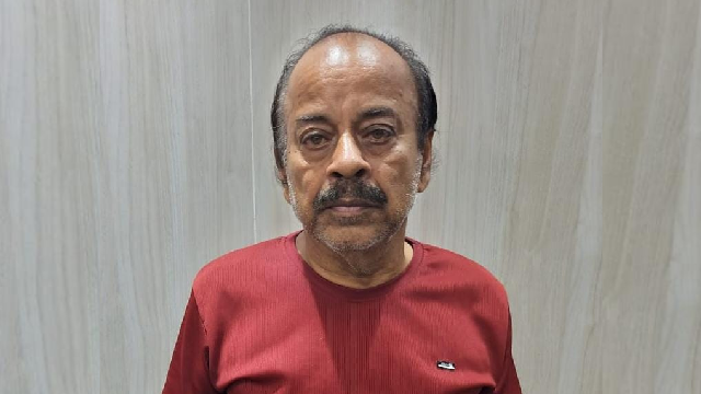 AskLipun's tweet photo. Meet Pradip Kumar Mohanty - a retired headmaster

→ Re-engaged at Korei BEO office
→ Mastermind of ₹5.56 crore fraud
→ Hacked HRMS, showed 13 retired teachers as “active”
→ Generated duplicate pension bills for 6 YEARS
→ Son (bank official) helped route funds
→ Money diverted to family accounts
→ Arrested after absconding
System failed. Scam thrived for years.

#Odisha #PensionScam #Corruption