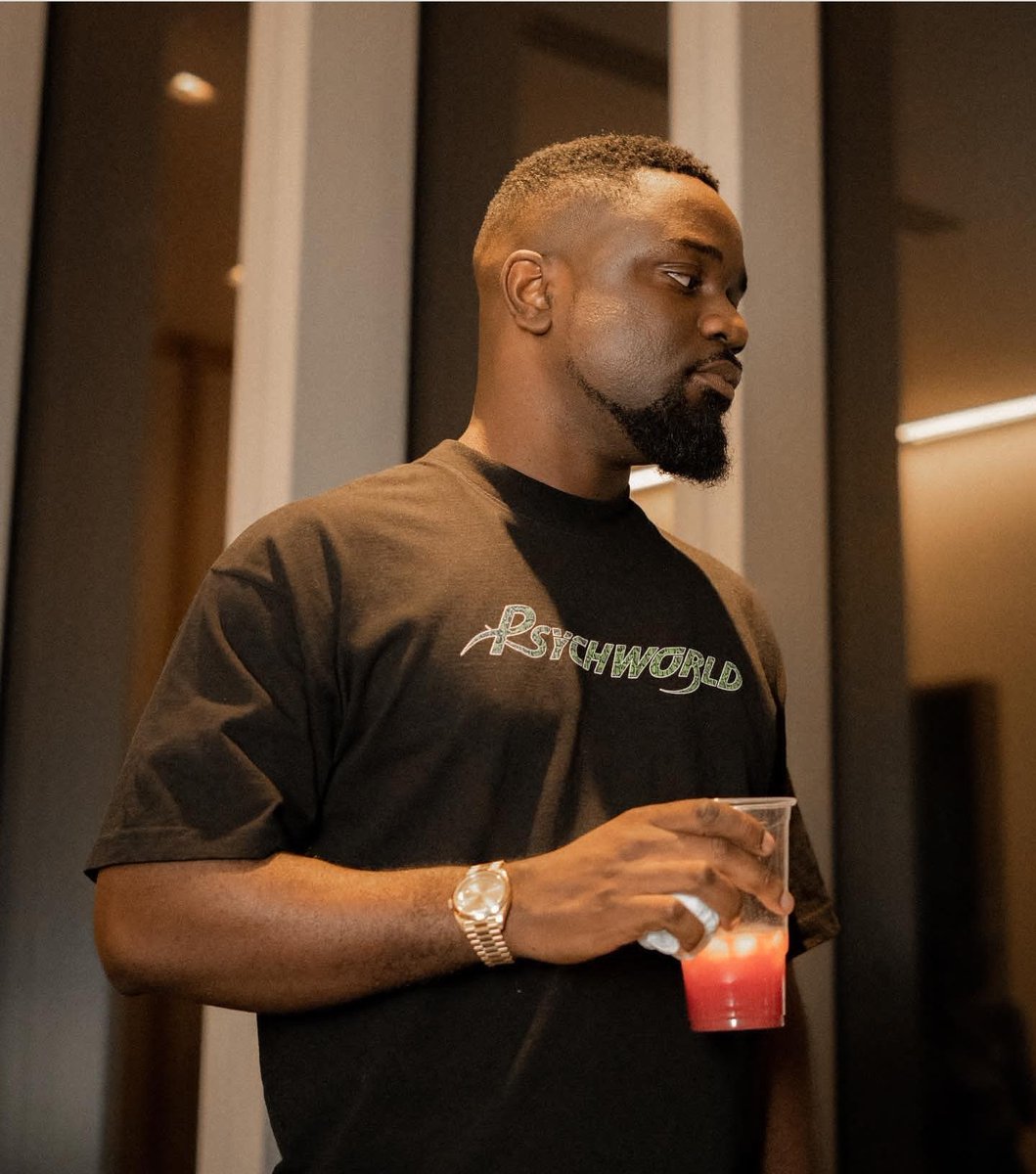 Benjamin tweet media