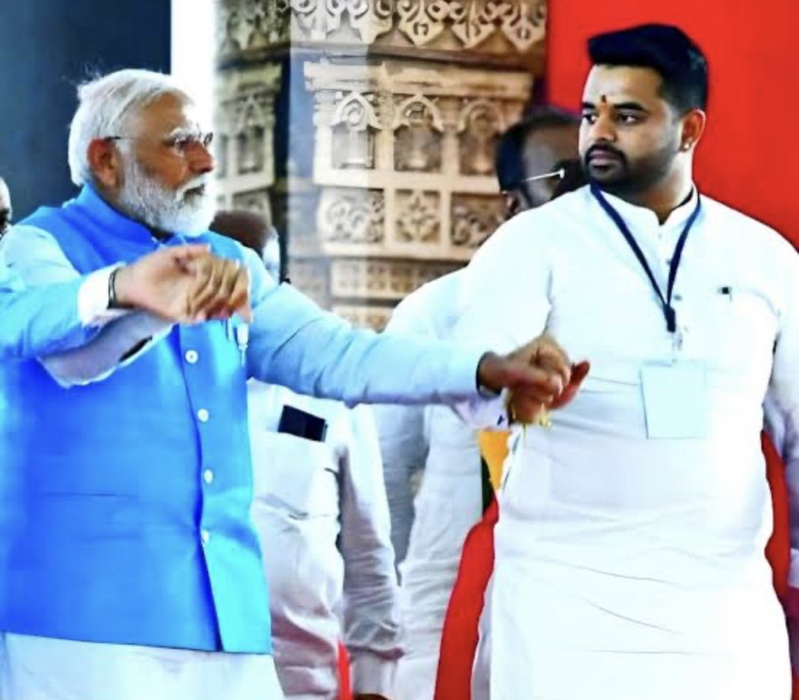 Ultimate tweet media