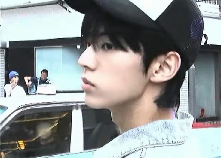 Base umum bisa follow @cornerfess tweet media