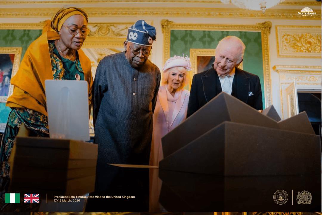 CBMdiaspora's tweet photo. His Majesty King Charles III, Queen, President Bola Ahmed Tinubu and his wife Senator Remi Tinubu in Windsor, reinforcing the strong partnership between Nigeria and the United Kingdom.
#StateVisit #NigeriaUK #PartnershipsThatWork #RoyalVisit #cityboymovementdiaspora https://t.co/0xyPbTCDar