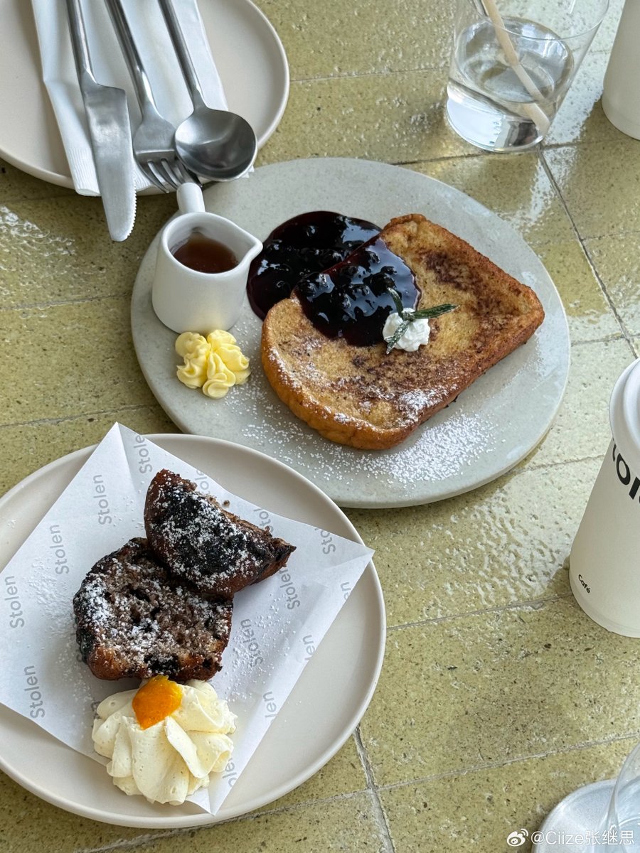 CiizeDaisy tweet media