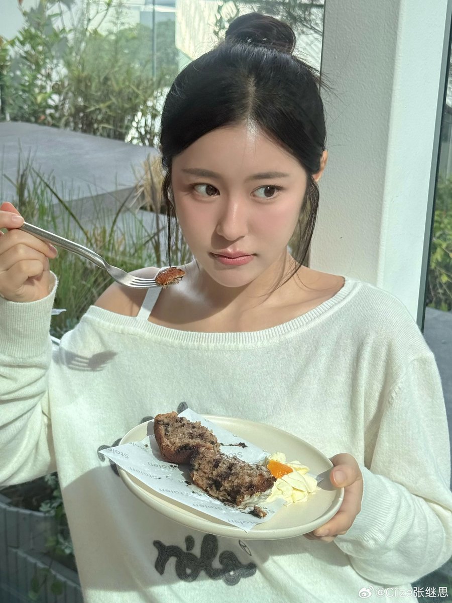 CiizeDaisy tweet media