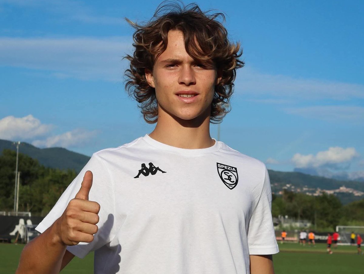 Sleeper AC Milan tweet media