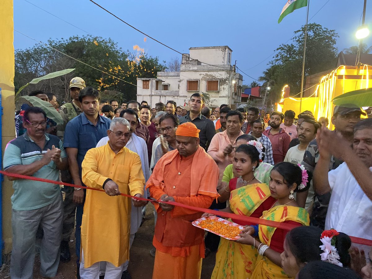 Dilip Ghosh (Modi Ka Parivar) tweet media