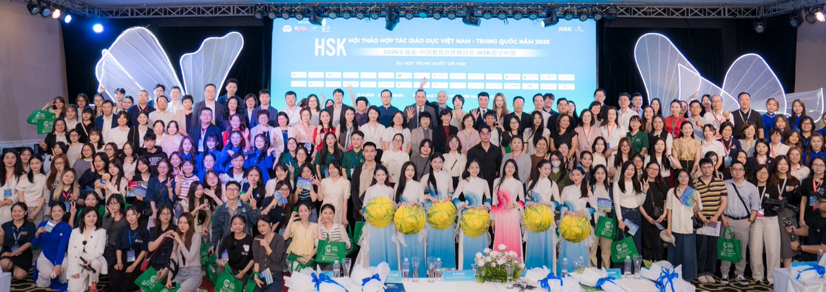 HSKTestOfficial's tweet photo. 3月15日，越南（第七届）HSK留学中国展在胡志明市成功举办。👏👏本次活动汇聚30所中国双一流院校及教育服务机构，为参展者带来丰富的留学中国招生政策及奖学金资讯📚。现场参与人数超过1万5千人，反响热烈，收获满满。诚邀更多越南学子走进中国，开启学习与人生之旅🔥！

The 7th Vietnam HSK Study in China Education Expo was successfully held in Ho Chi Minh City on March 15. 👏👏The event brought together 30 top Chinese Double First-Class universities and educational service institutions, providing participants with comprehensive information on admission policies and scholarships for studying in China 📚. With more than 15,000 attendees, the expo received an enthusiastic response and achieved fruitful results. We sincerely welcome more Vietnamese students to come to China and embark on a journey of study and life 🔥!

More: https://t.co/miNc9SA2Cv