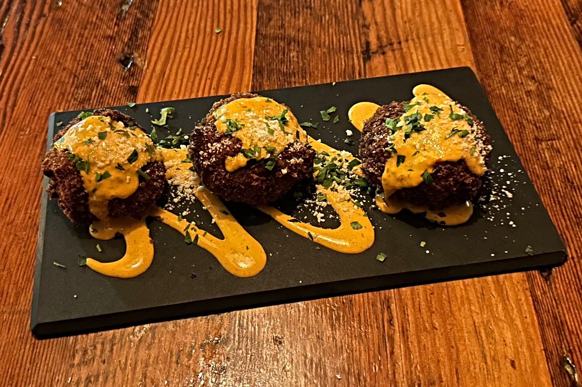 Timothy Hellman tweet media