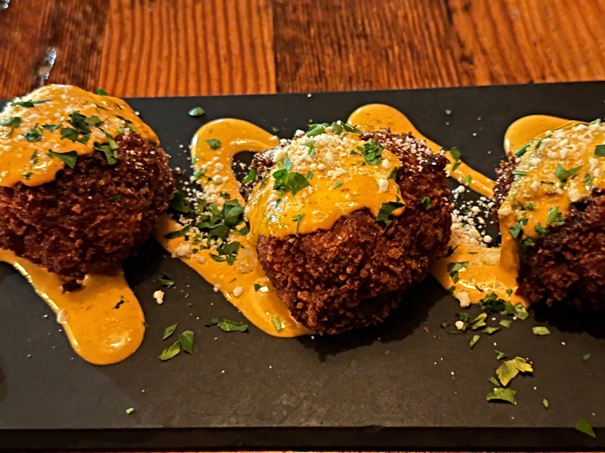 Timothy Hellman tweet media