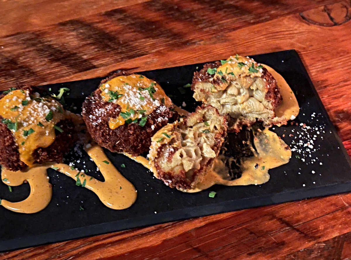 Timothy Hellman tweet media